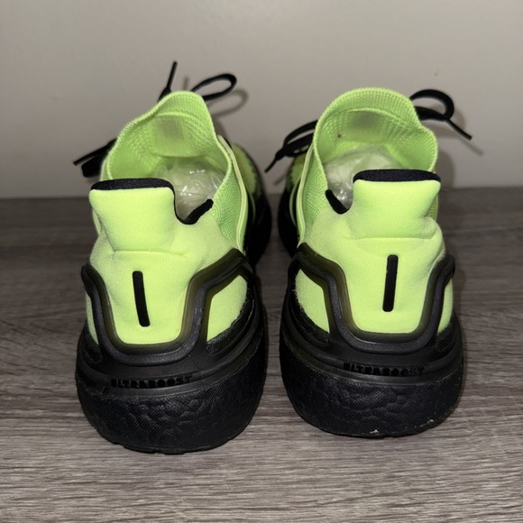 ADIDAS Ultra Boost 20 Signal Neon Green Men 11.5 FY8984 2020 Year Running Shoes - Picture 4 of 6